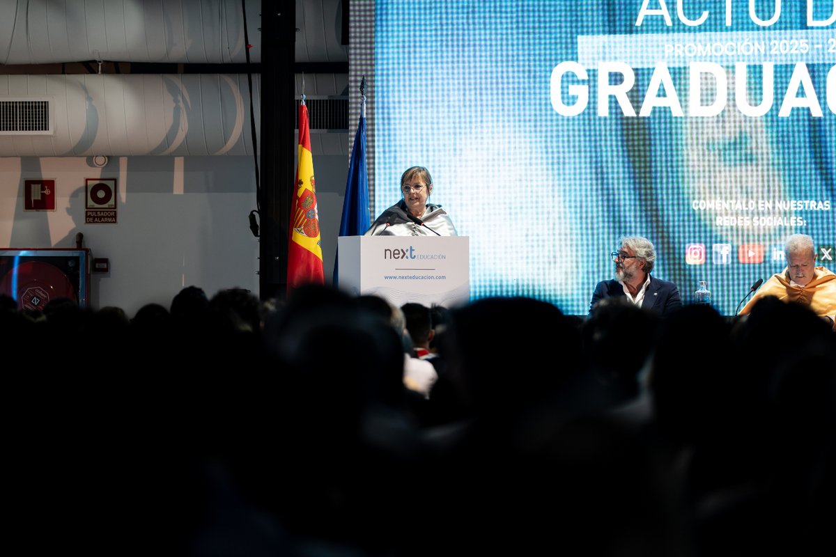 Nextibs's tweet photo. 🎓✨ Revivimos algunos de los momentos más especiales del Acto de Graduación de la Promoción 2025-2026 de Next Educación.

Las palabras de nuestras autoridades y de los alumnos pusieron voz al esfuerzo, el aprendizaje y la ilusión por todo lo que está por venir.

¡Enhorabuena! 🌟 https://t.co/AYUXNeBLHL