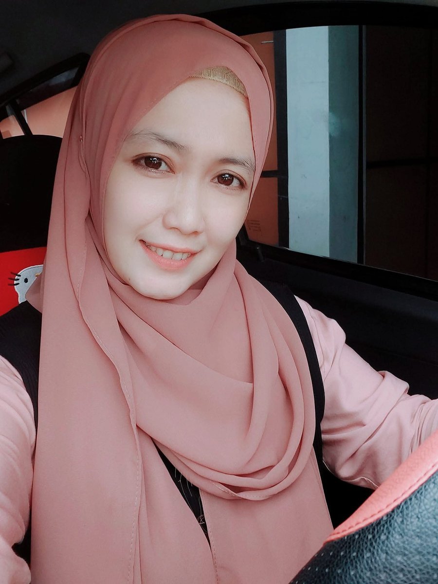 Tia tweet media