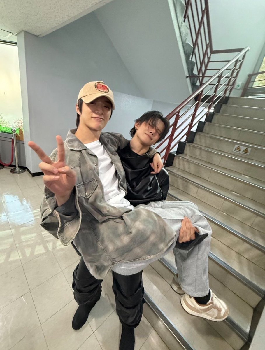 k_ye0nm's tweet photo. 아감동개껴…. https://t.co/NQx1nf4vaA