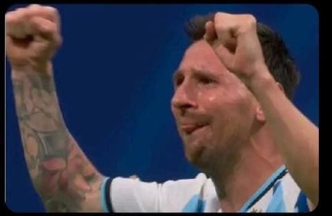 JustDavid2003's tweet photo. Nigerian students after hearing that nelfund has commenced payment.... 🥹🥹

Hunger don almost kpai  patient dog😭 https://t.co/MfVlV8Dj5R