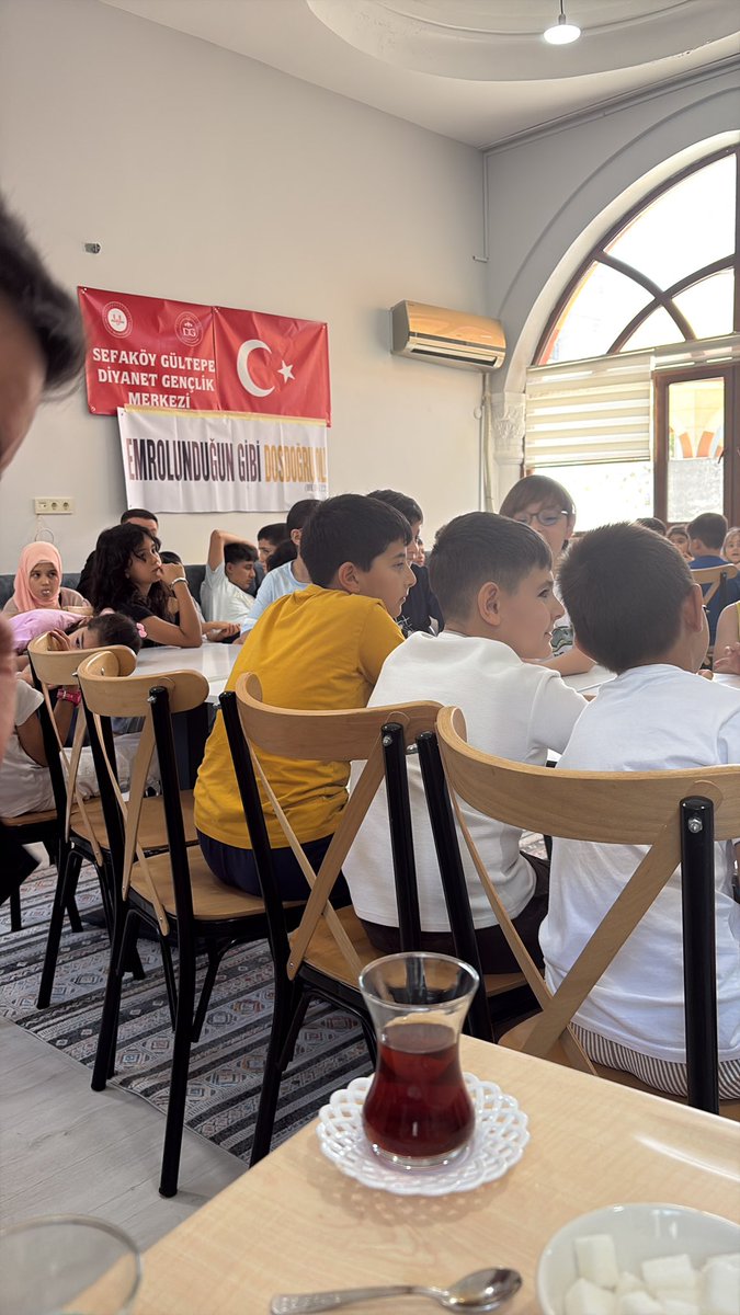 krtlssnr's tweet photo. Kur’an-ı Kerim, insanlığı; hak ve hakikate, iyilik ve adalete, huzur ve muhabbete sevk eden Rahmani bir muştudur.  Hayırlı Cumalar https://t.co/7DZi7EU7Ik