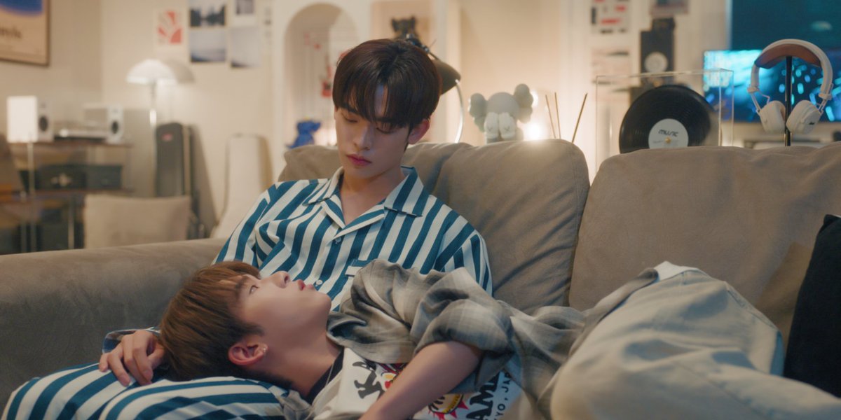 netflixth's tweet photo. โซฟาพร้อม ป๊อปคอร์นพร้อม
#ตี๋ตี๋ป๋อ ก็พร้อม 🫣

มาจิกหมอนรอบที่หมื่น ไปกับซีรีส์ #ด้วงกับเธอ ได้แล้วตอนนี้ ที่ #NetflixTH ครับบ

#ด้วงกับเธอที่Netflix #ด้วงกับเธอSeries #DuangWithYouSeries https://t.co/QjMmgh3P1T