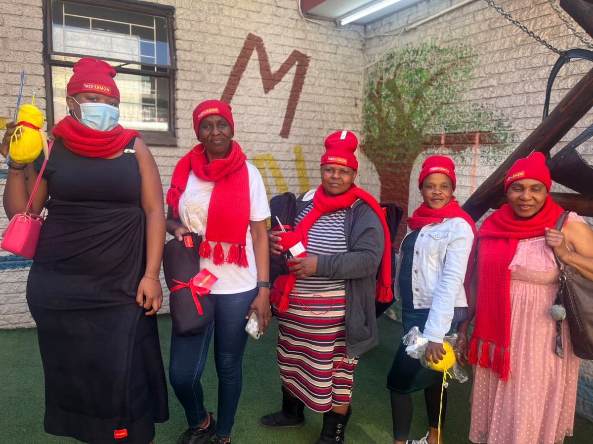 hlomanisa's tweet photo. Meaningful Partnerships looks like MES and MedLemon coming together to create legacy, tradition to create warmth and building a community! #LegacyOfWarmth #Medlemon #MoreThan67Minutes https://t.co/0iHfZ8QOyE