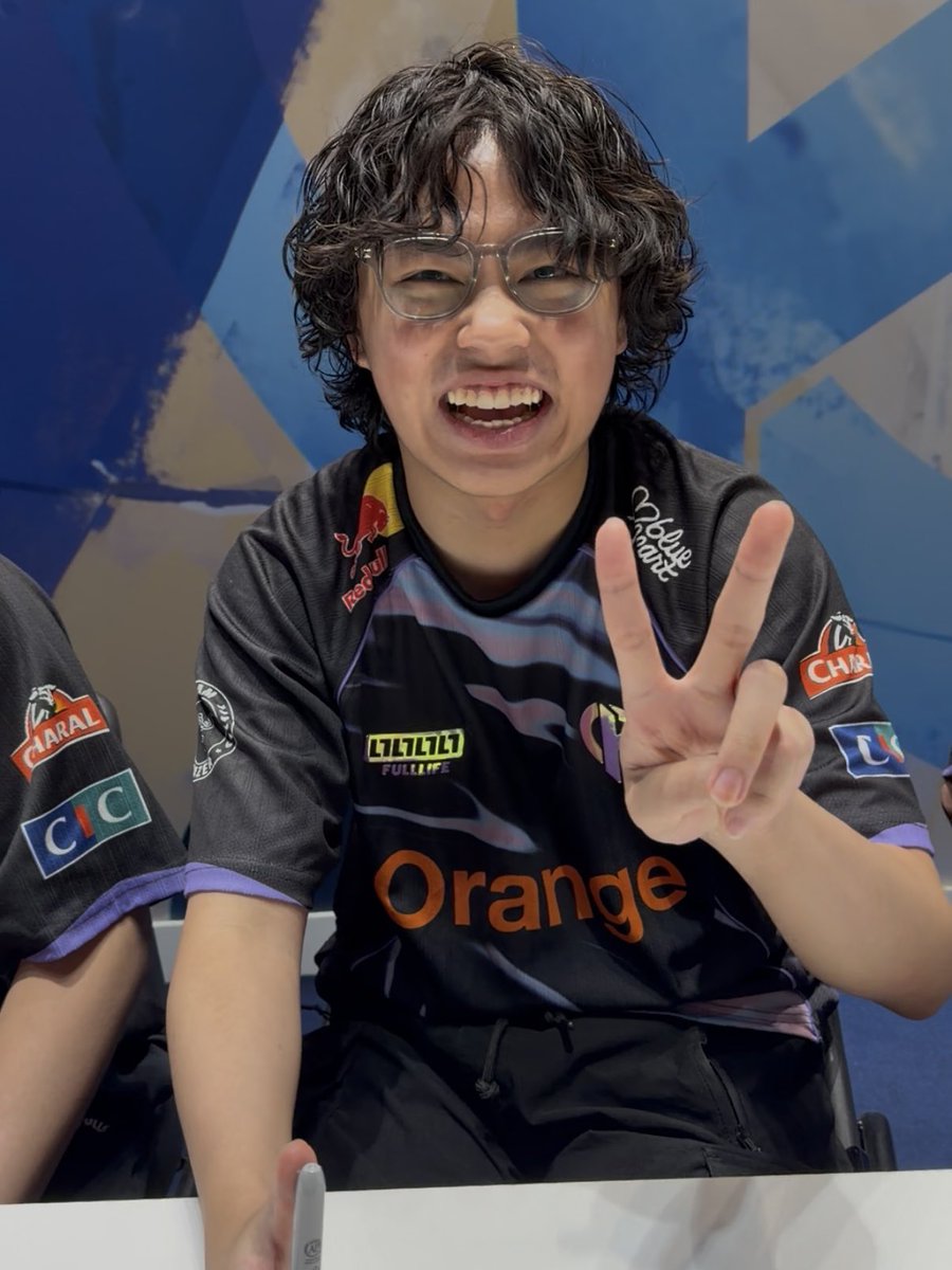 C_ANNA____'s tweet photo. Q. Do you have signiture pose?
A. No No No Yes
#Tao #Yukino #Kamiloo #Prime #KCB
#EWC26SuperFan #KarmineCorpSuperFan https://t.co/9YcdZSfafQ