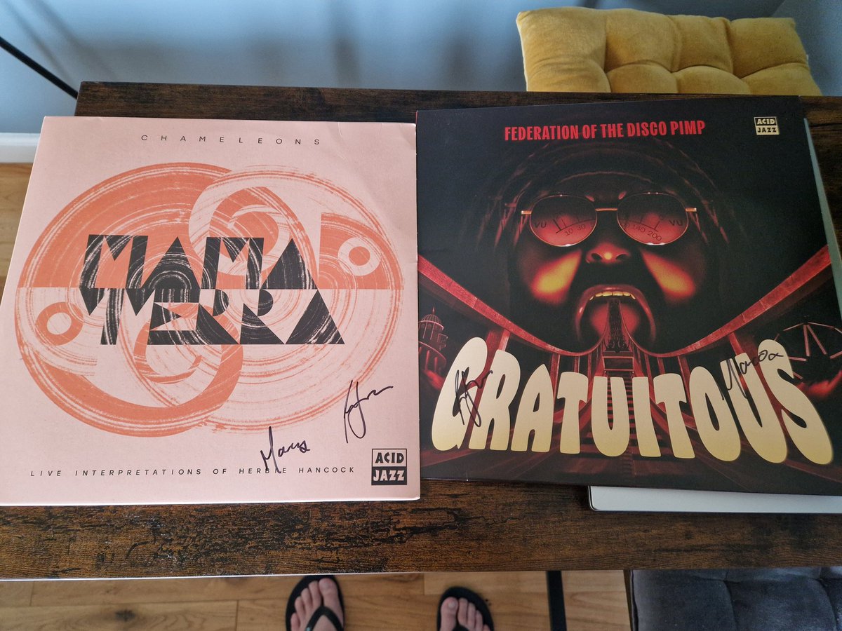 holmesgroove's tweet photo. Big thank you to Ian and the boys at @LoudClearHiFi in #Glasgow, and Marco & #RossSaunders of #MamaTerra(@cafollamusic) for having me yesterday. A mind-blowing album from Marco. #InnerSpace out today on #AcidJazzRecords
https://t.co/C2RatWmyUO 🔥 https://t.co/i4rEs59VbF