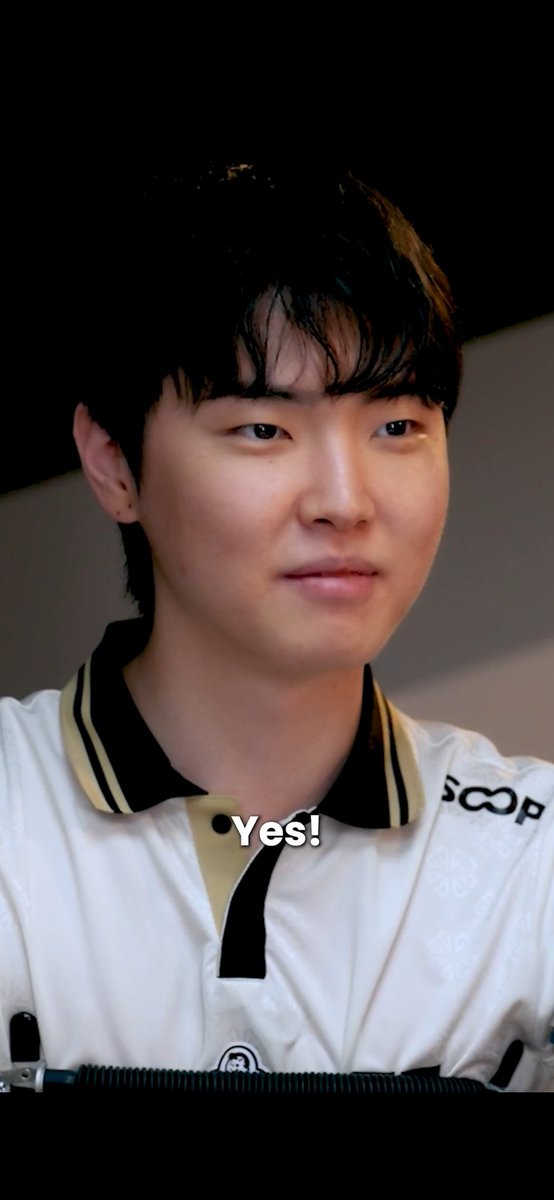 nickenugu's tweet photo. faker: do u want to face t1 at final?
chovy with the most earnest smile and sincere literally sparkling eyes: yes 🥺

DAWGGGG HE'S GONEEEE 😭😭😭😭😭 https://t.co/Dh9X91Ol5n