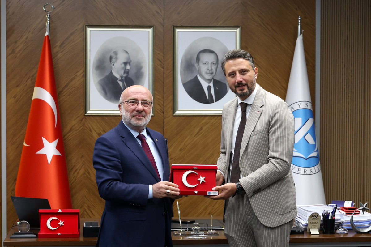 ProfKaramustafa's tweet photo. 15 Temmuz Derneği [@15Temmuz_Der] Başkanı Sayın İsmail Hakkı Turunç [@HakkiTurunc] ile 15 Temmuz Gazimiz Sayın Ahmet Alkılıç’ı [@ahmetalk] Üniversitemizde [@kayseriedu] ağırlamaktan onur duyduk.

Millî irademizin nişanesi olan değerlerimizi akademik vizyonumuzla harmanlayarak geleceğe taşımak adına gerçekleştirdiğimiz bu anlamlı ve ufuk açıcı ziyaretleri için kendilerine teşekkürlerimi sunarım.🇹🇷

#KayseriÜniversitesi⁠ #KAYÜ⁠ #AkademikVizyon⁠ #15TemmuzDerneği⁠ ⁠#15TemmuzGazileri⁠ #Millîİrade⁠ #ToplumsalHafıza⁠