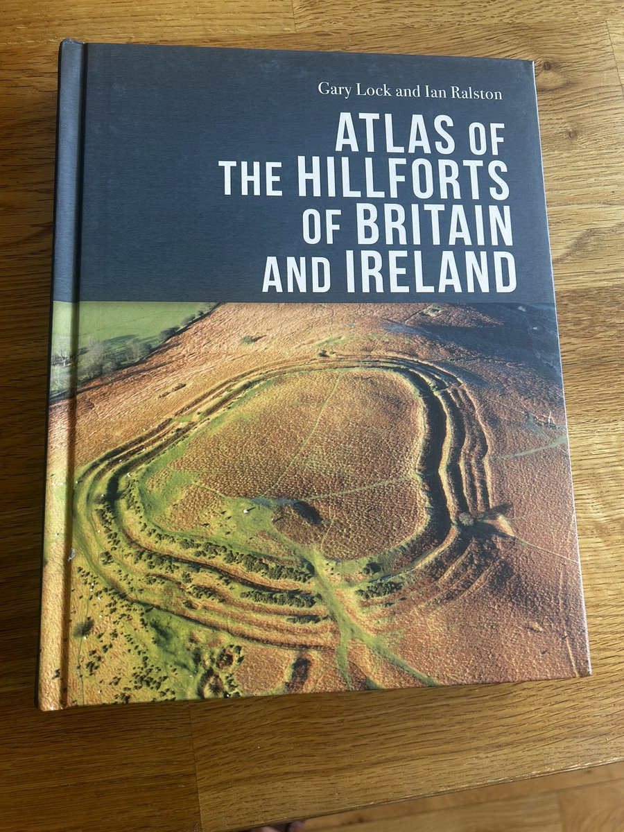 silverhills64's tweet photo. Ooooh how lucky am I?
#BirthdayGirl
#Hillforts
@LikeOldTat 😘 https://t.co/uQaxWDI3zu