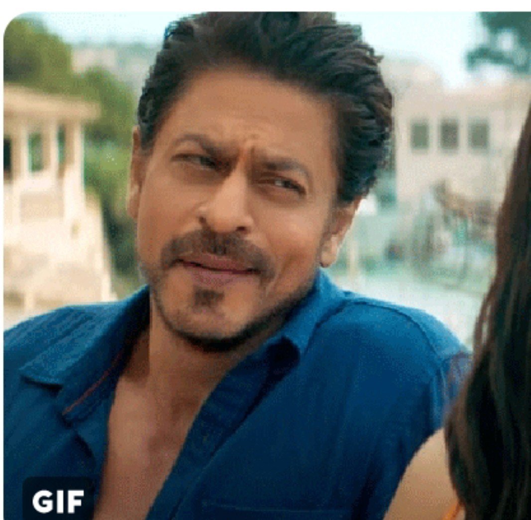 crayzeofshah24y's tweet photo. That face, that handsome guy. #shahrukhkhan https://t.co/D5wH4aogTk
