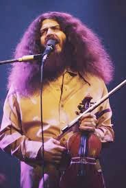 F3hvu6kKTYXcOAF's tweet photo. Robbie will always be in our soul, our feelings and our music.　#CindySteinhart

#RobbySteinhardt 
#RIP

#Kansas - Down The Road 
Live in Omaha, NE, 1982.
https://t.co/eXd7CxR1wR… https://t.co/qQb752sptz