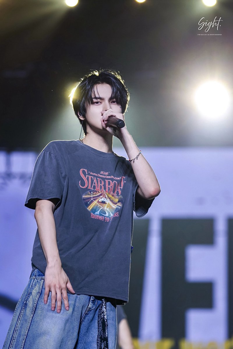 sightlz's tweet photo. 260711

너무 말라서...

#리오 #LEO 
#ALD1  #알파드라이브원    
#ALPHADRIVEONE https://t.co/aoJx86ce3v