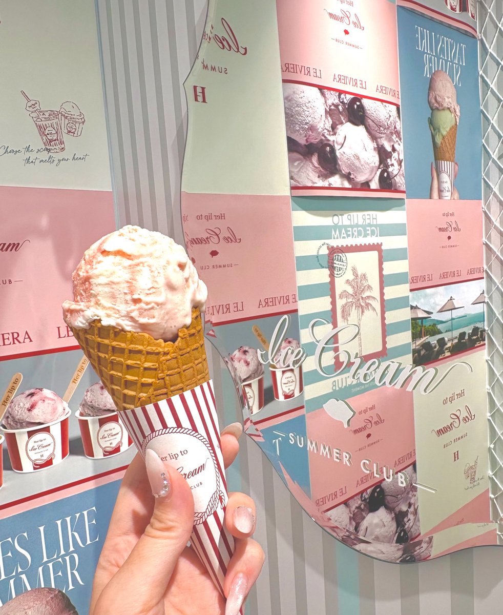 me3_ame's tweet photo. 𝐻𝑒𝑟𝑙𝑖𝑝𝑡𝑜 𝐼𝑐𝑒𝑐𝑟𝑒𝑎𝑚 𝑆𝑢𝑚𝑚𝑒𝑟 𝐶𝑙𝑢𝑏 🍒🍨🇫🇷
小嶋さんの作る空間は全部かわいくて、今年も無事に行けて幸せでした🪄アイスもとっても美味しくてグッズも全部かわいいのでまた期間中に行けたら嬉しい🍨💘
#herlipto https://t.co/jdvXJiGudp