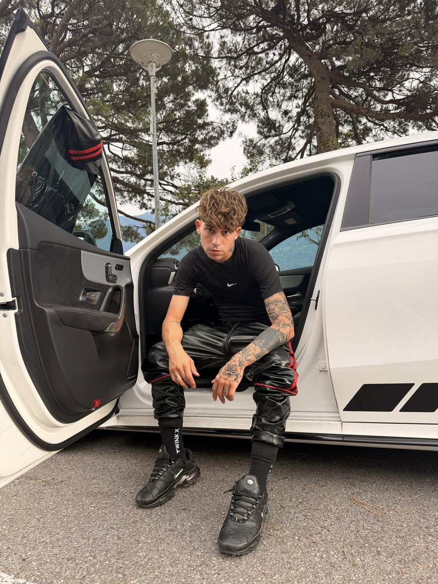 barth_dc's tweet photo. Just me. Just Twink X.

@twinkx_official https://t.co/h7wp6PSZhK