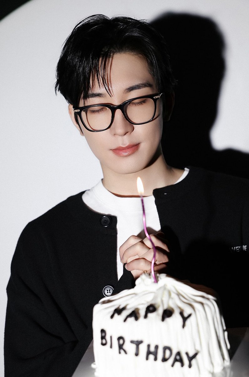 for_wonwoo017's tweet photo. Happy Birthday Wonwoo
Semoga kamu selaluu dihadapkan dengan kebahagiaan 🥳 https://t.co/ZsB9FgjOK5