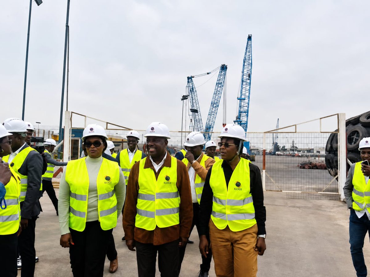 JD_Brazza's tweet photo. 🚨 Congo Hydrocarbures  

Visite du ministre Stev Simplice Onanga le 16/07 au centre ILOGS à Pointe-Noire.  Objectif : booster la logistique pétrolière du 242.  Perenco et Trident sont déjà de la partie 💪🇨🇬 https://t.co/Gq9uRz3cA2