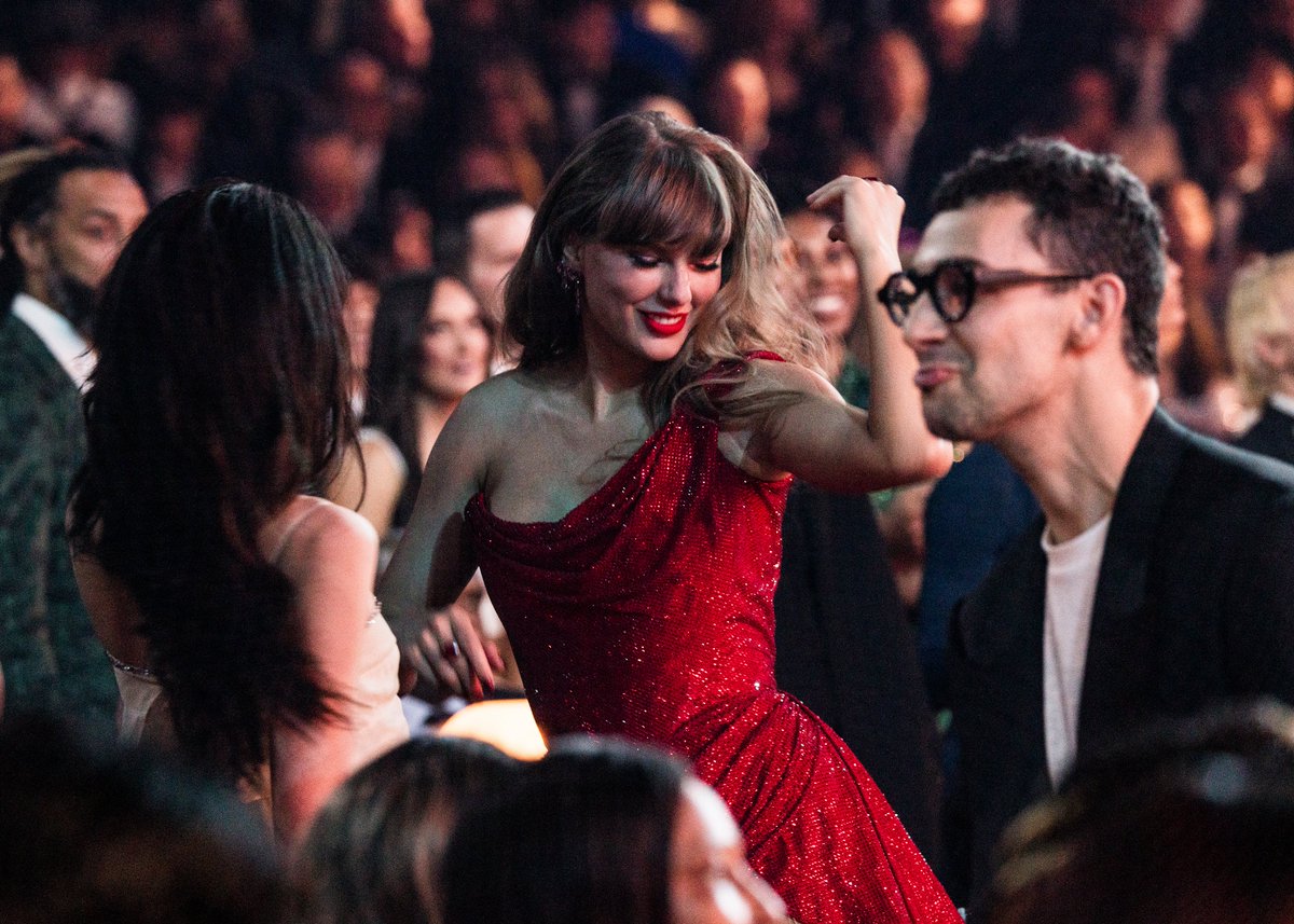 4k_taylorr's tweet photo. Dancing Queen✨ https://t.co/Fjhp8HdCE7