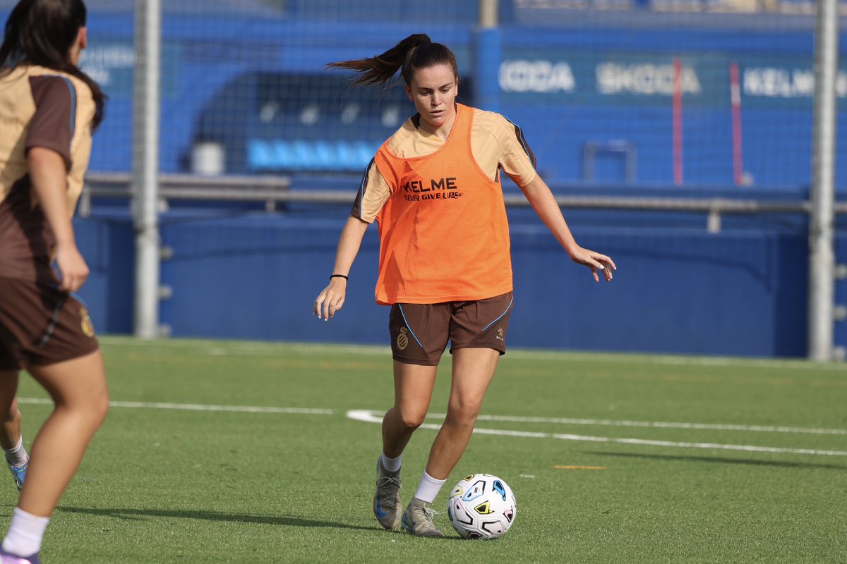RCDEFemeni's tweet photo. 🔛 Comencem la pretemporada 26/27 amb la màxima motivació, compromís i il·lusió. 
Som-hi, equip! ⚪️🔵 https://t.co/Kn7FbLBxCn