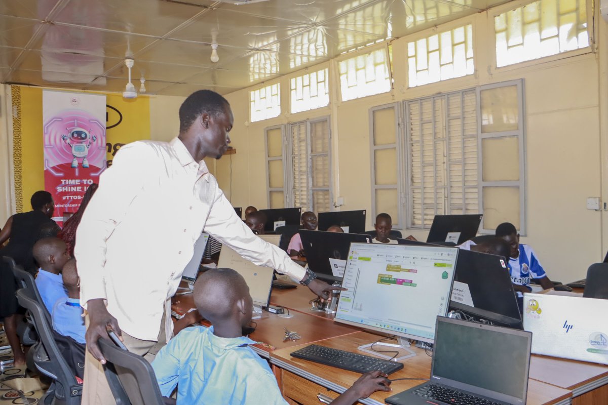 gogirlsictjuba's tweet photo. Every innovation starts with an idea. 💡 In Week 7, our mentees transformed paper prototypes into functional mobile apps using #MITAppInventor. From coding buttons to debugging as teams, they discovered they can create with technology.#GCYLP @grace_gaso @ITU @Huawei https://t.co/vKldti6YpB