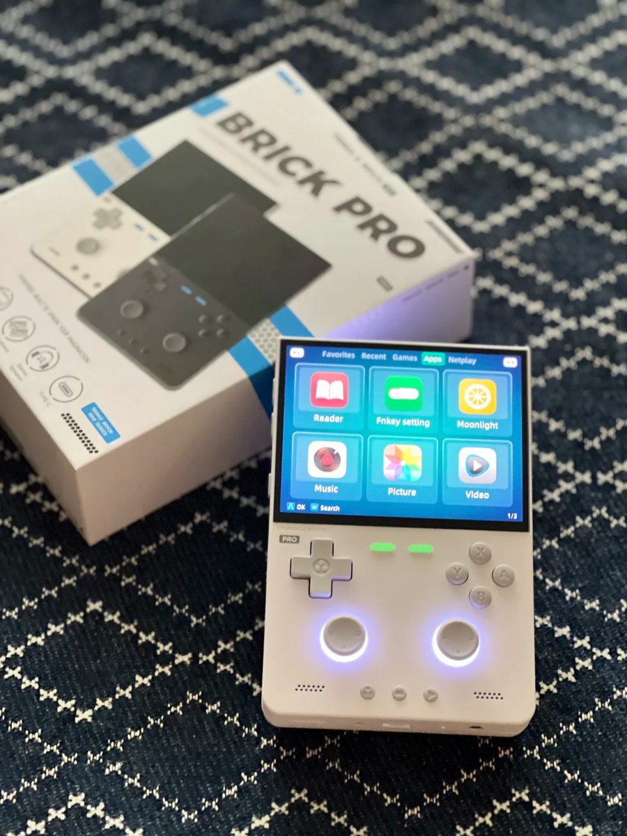 mechdiy's tweet photo. Unboxing my Trimui brick pro #gameconsole #trimui #mechdiy https://t.co/6v2aDWdJvy