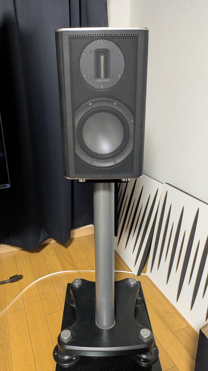 koajino_moto's tweet photo. 売）モニターオーディオ　PL100　スタンド付き
20万
引き取り来て頂ければ大理石スピーカーボード2、吸音拡散ボード4オマケで付けます。 https://t.co/SU7VojWU1e