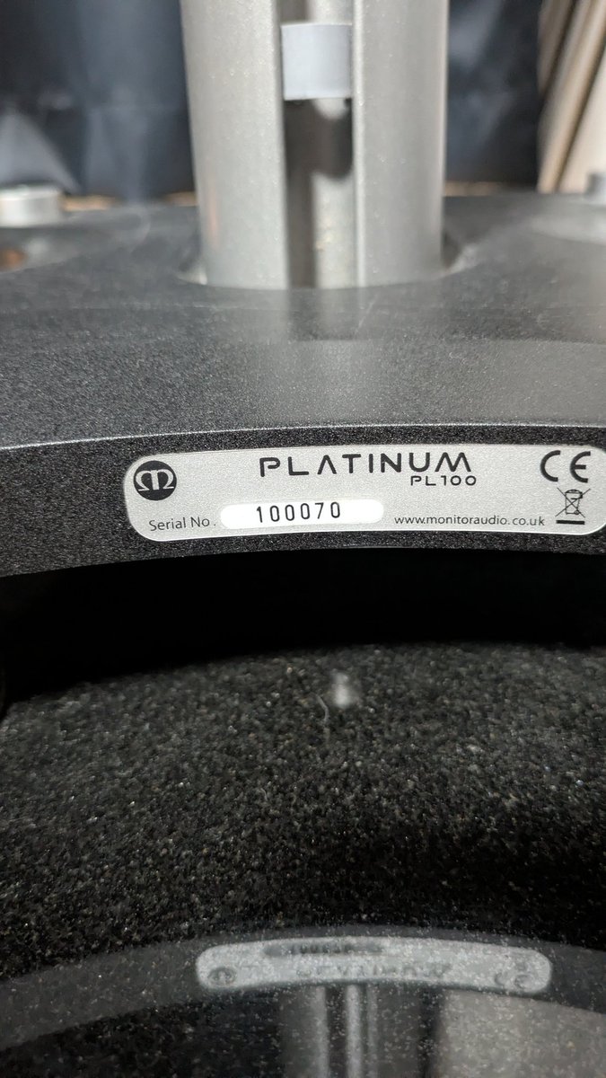 koajino_moto's tweet photo. 売）モニターオーディオ　PL100　スタンド付き
20万
引き取り来て頂ければ大理石スピーカーボード2、吸音拡散ボード4オマケで付けます。 https://t.co/SU7VojWU1e