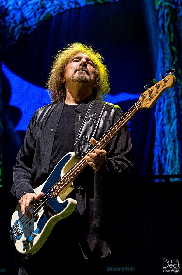 Calacap1's tweet photo. Geezer, 77
#GeezerButler
#HappyBirthdayGeezerButler
#BlackSabbath
#HeavenandHell
#HardRock
#HeavyMetal https://t.co/nYLRc5YONY
