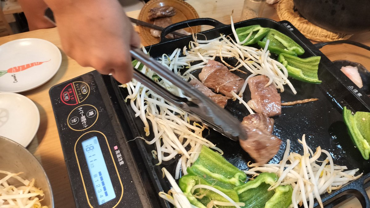 kahihima's tweet photo. @Matsudagbb8 @Human_Monk 
メンバーシップ限定動画から当選したお肉早速家族と楽しみました！とっても美味しかったです。子どもたちには最高の夏休みのスタートになりました！パックの開封も後ほどのデザートに楽しまさせていただきます！開封大好きさんのメンシプは入り得です😋 https://t.co/CdQxaCtD2C
