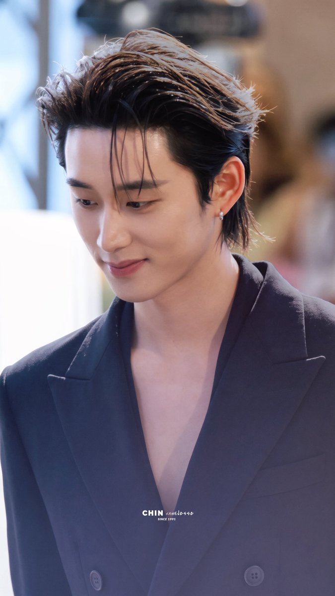 Chin_KameJesse's tweet photo. ยัยคนดื้อ

EST OUR NEW PRESENTER

#DRAllyxEst #est_rvp
#DRAllyTheGrandPresenterxEst https://t.co/yjpDHIP1XK