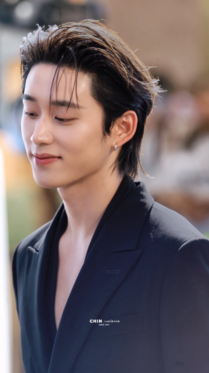 Chin_KameJesse's tweet photo. ยัยคนดื้อ

EST OUR NEW PRESENTER

#DRAllyxEst #est_rvp
#DRAllyTheGrandPresenterxEst https://t.co/yjpDHIP1XK