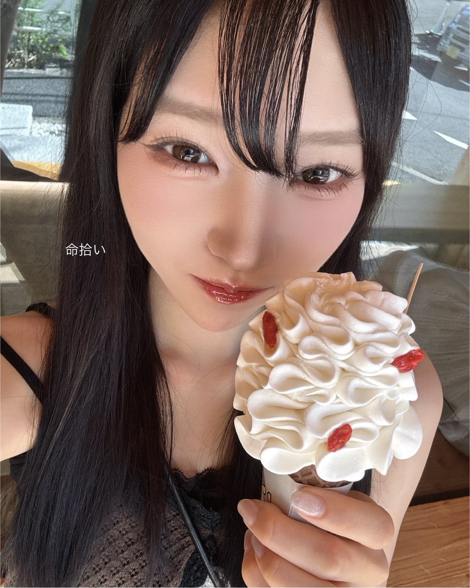 ps_miu1117's tweet photo. 暑すぎてドルチェタクボに避難👍🏻⭐️
杏仁ソフトクリーム(˶' ᵕ ' ˶)🎶

https://t.co/LGUtBBCCrL https://t.co/9Ocfl6mXb5