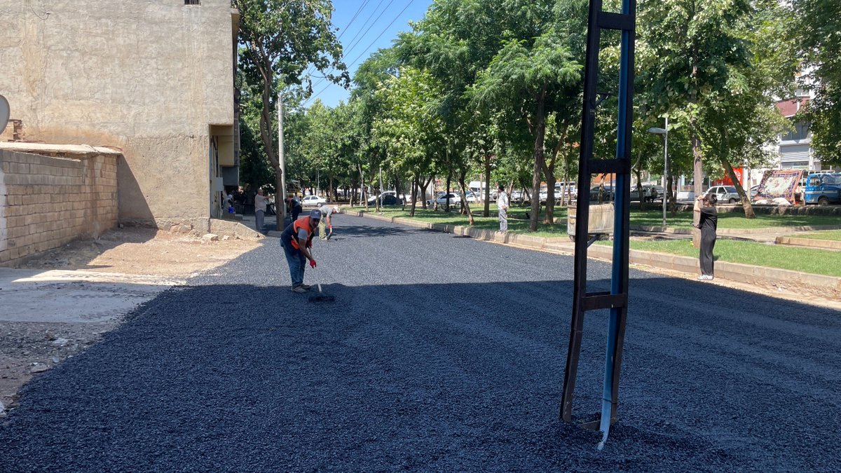 Siverekbld's tweet photo. Bu sokakta çukurlar anıya dönüştü! 😄

Fen İşleri Müdürlüğü ekiplerimizce Abdalağa Mahallesi 14. Sokak'ta asfalt çalışması tamamlandı.

 #SiverekBelediyesi https://t.co/E2eTuMMNpv