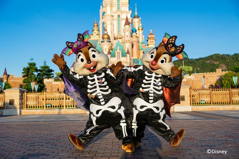 KNT_jp's tweet photo. ＼香港ディズニーランドでハロウィンナイトを楽しもう🎃🧡／

閉園後のパーク貸切を楽しめる参加証＆「ジャック・スケリントンのナイトメアー・ビフォア・ ディナー」付ツアー発売✨

🎈詳しくはこちら
https://t.co/4jPxb2Enoc

#香港ディズニー #香港ディズニーランド #香港ディズニーランドリゾート https://t.co/RBO6gih2Vj