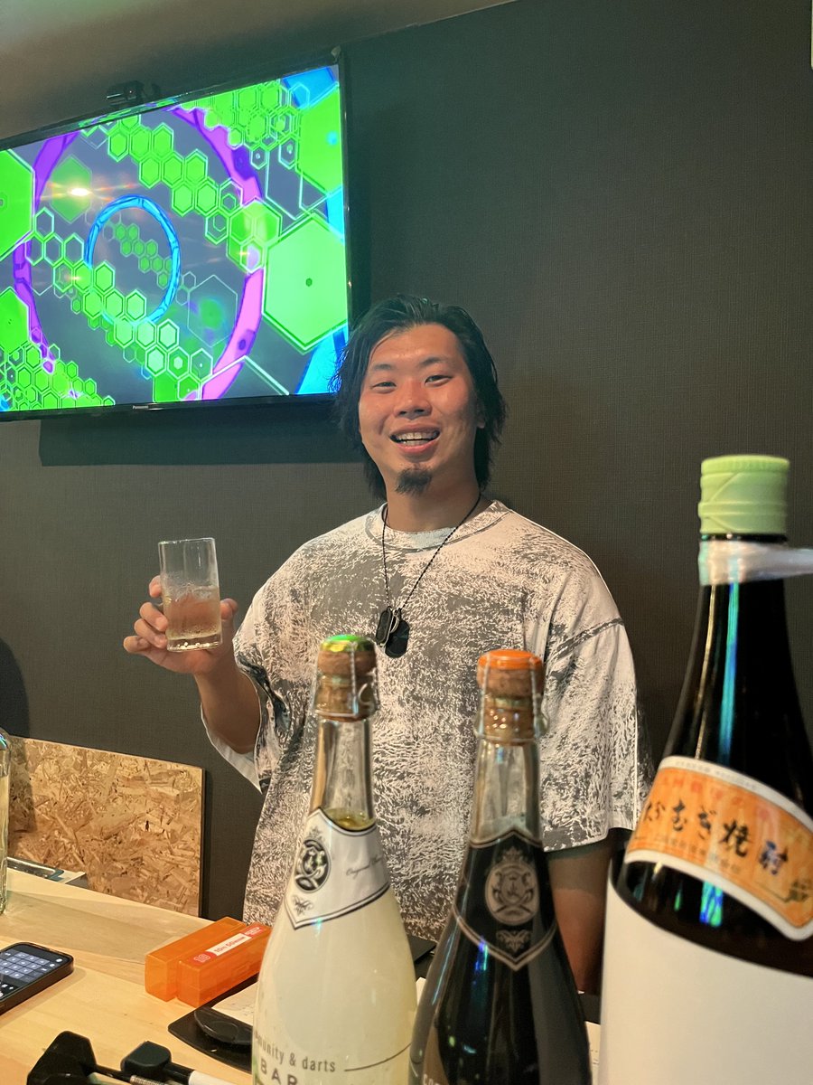 masataka1227's tweet photo. オープンおめでとうございますー！！

ふっかがなんばに新しくBARをオープンされたので、もしお近くに来られましたらよろしくお願いしますー！！

Community&amp;Darts BAR BORDERBREAK

大阪は東心斎橋2-6-13日宝ナイトビル3F https://t.co/QCzBtBJUGw