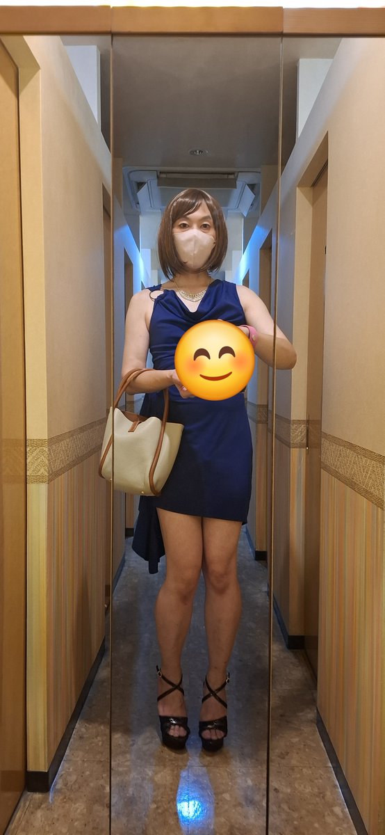 akiko_josou's tweet photo. ひさびさの女装、おもいきって来ちゃいました
例の鏡、ぶさいくな私でもここまで盛れます😀 https://t.co/M0KwJ57j6j