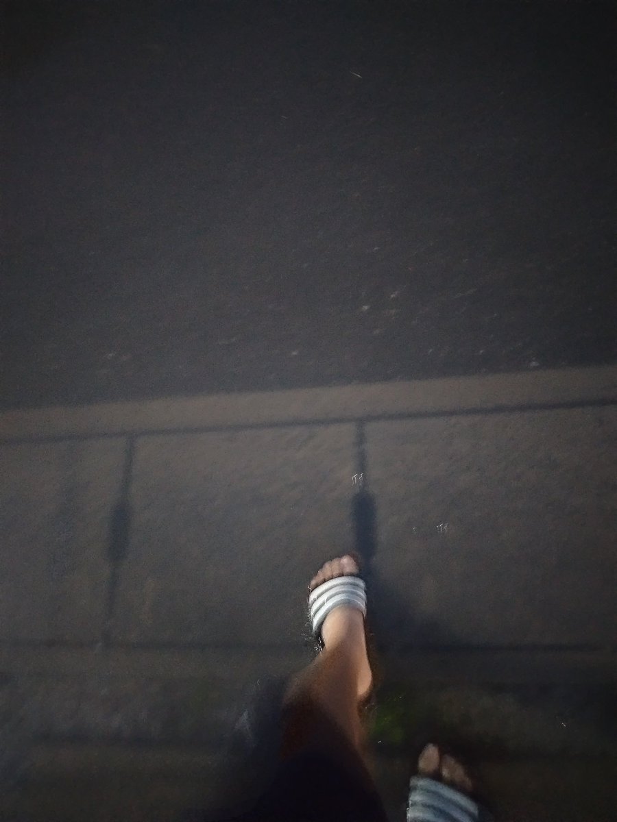 ume0305_'s tweet photo. 雨やばいって https://t.co/IxnQADdHZU