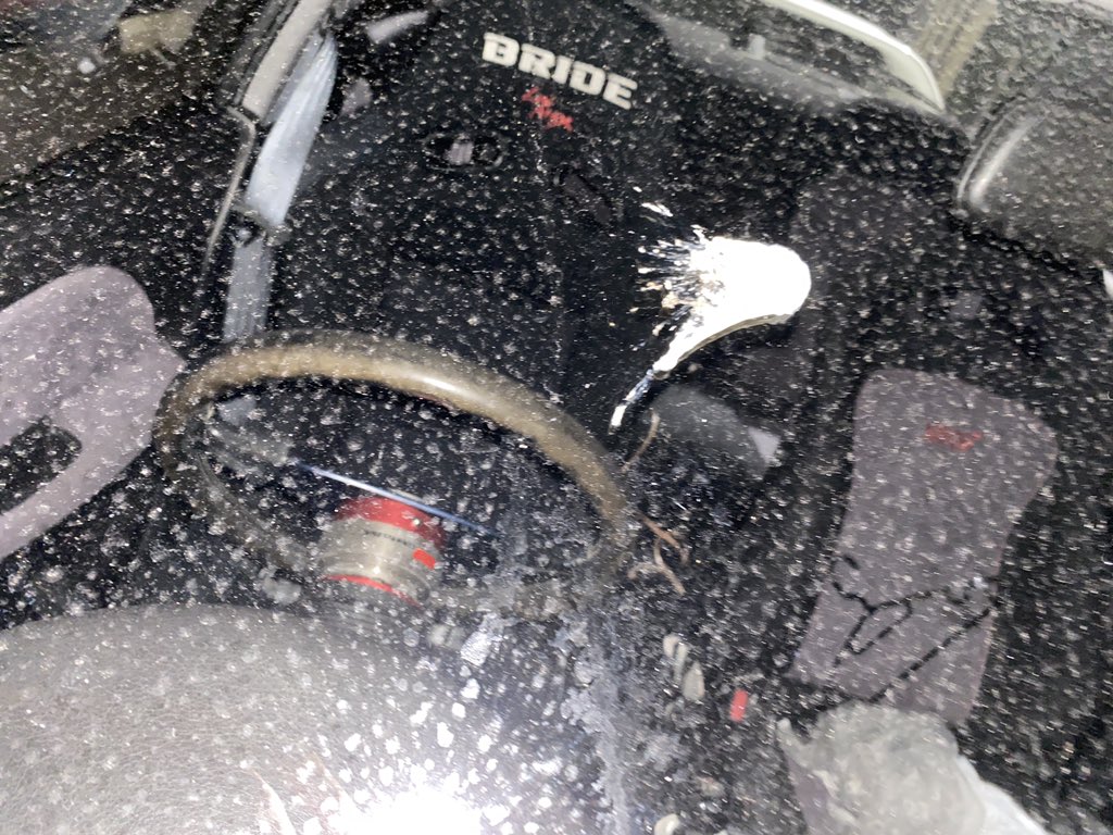 ZRX5ota's tweet photo. 不動車だからって舐めやがって https://t.co/29vThzJiun