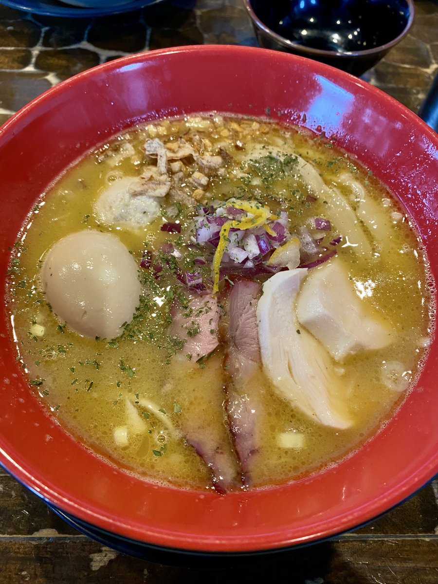 tvyuuki0124's tweet photo. この前、食べた
特級鶏そばと、まぜそばです🍜
#ラーメン
#特級鶏蕎麦龍介
#バナナごはん https://t.co/AoGCv1Nr1E
