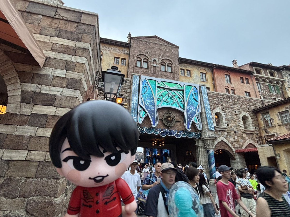 XxloveRed's tweet photo. ディズニーSEA のジュビリーブルー
舘様を添えて https://t.co/RcKVWmI0RC