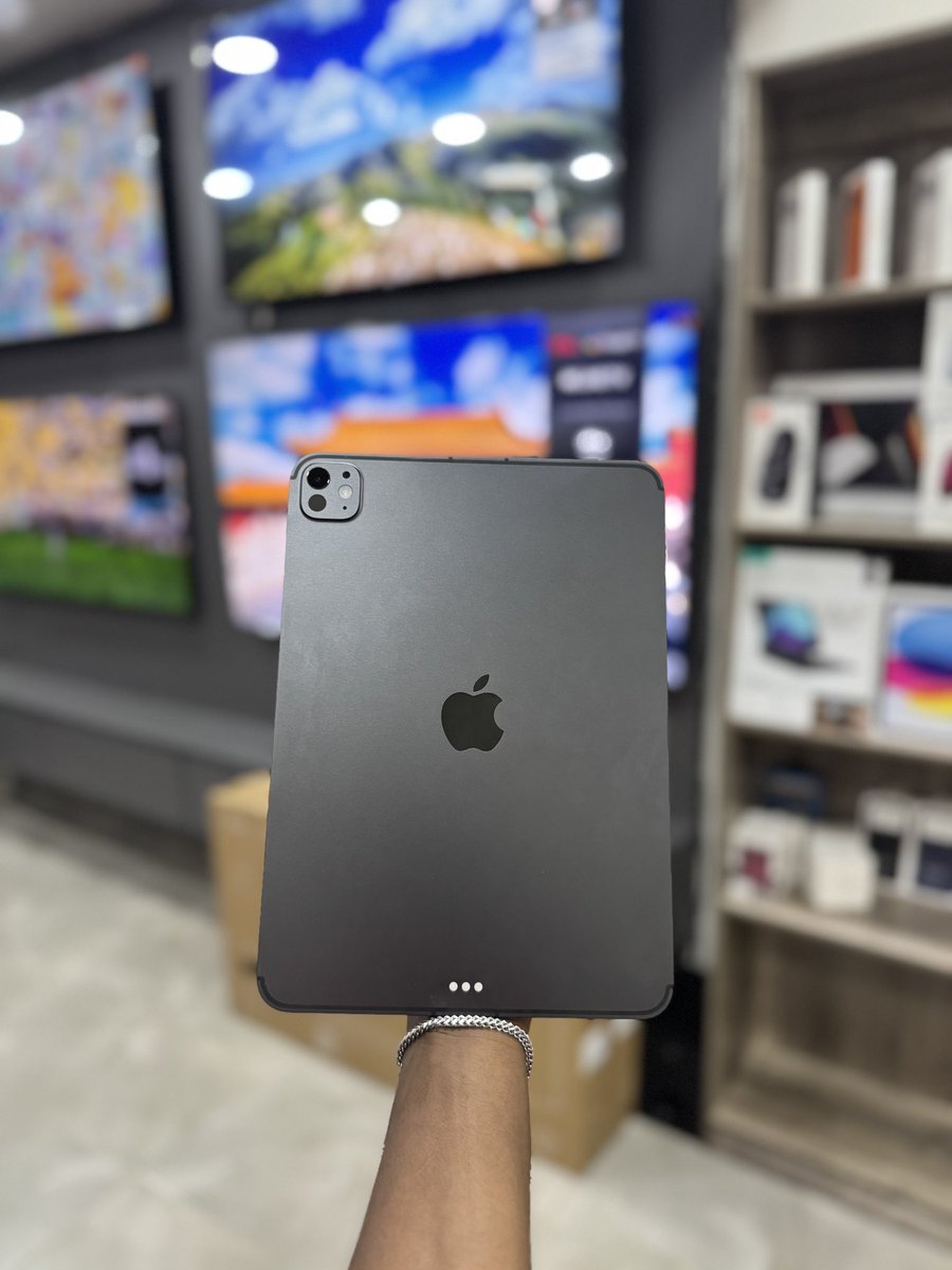 sja_electronics's tweet photo. iPad Pro 11” M5 256gb WiFi + Cellular 100% 
Cycle Count 5

GH₵ 9,299

Talk to us! 
☎️059-861-7460

Visit us - SJA Electronics on Google maps 
📍Ashaley Botwe, Top Floor of the building adjacent Peace Be Plaza. https://t.co/oDrU1ztwG3