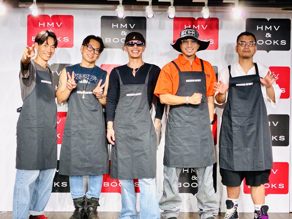 HmvBooksShibuya's tweet photo. 【#DOBERMANINFINITY】
本日はDOBERMAN INFINITY NEW EP『PRESENT』
リリース記念 店長就任イベントにご参加いただきありがとうございました🌟
イベント終了後にお写真📸&amp;サイン✏️をいただきました✨
また是非よろしくお願いします🎶 https://t.co/7whlpcCkPU