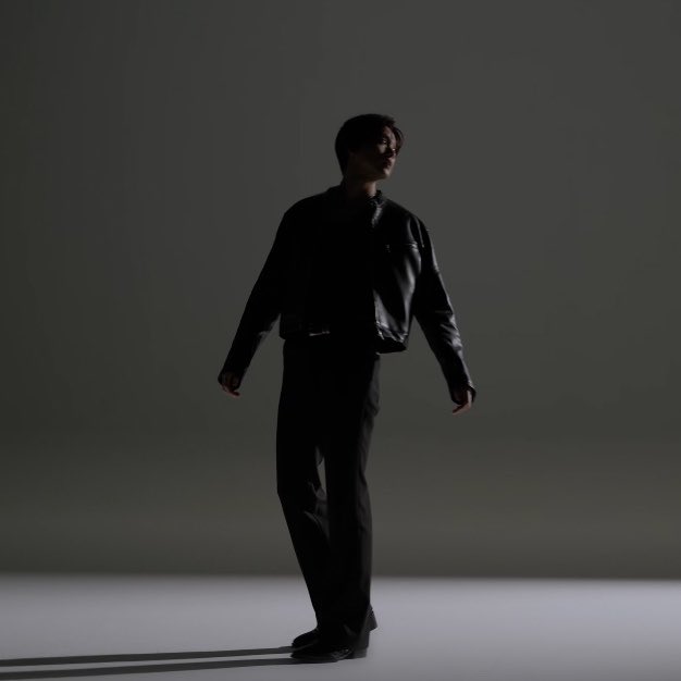theunsaidthin's tweet photo. whoever styled him like this deserves a kiss https://t.co/oNEwsEv82U