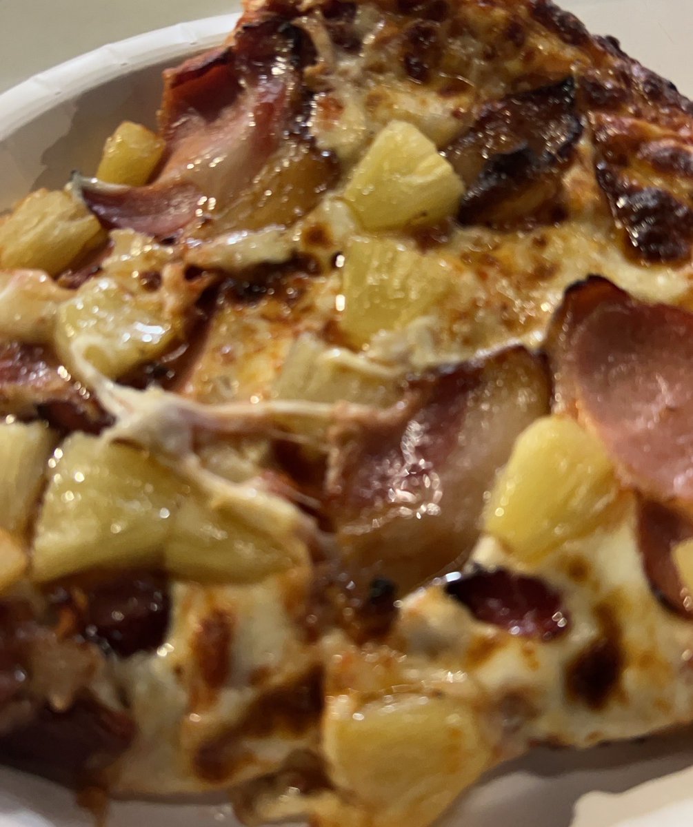 r_bsk58's tweet photo. 思いつきでコストコで爆食い
たのしーーーーー🍕🍍⭐️‼️ https://t.co/aGJjQLboDV