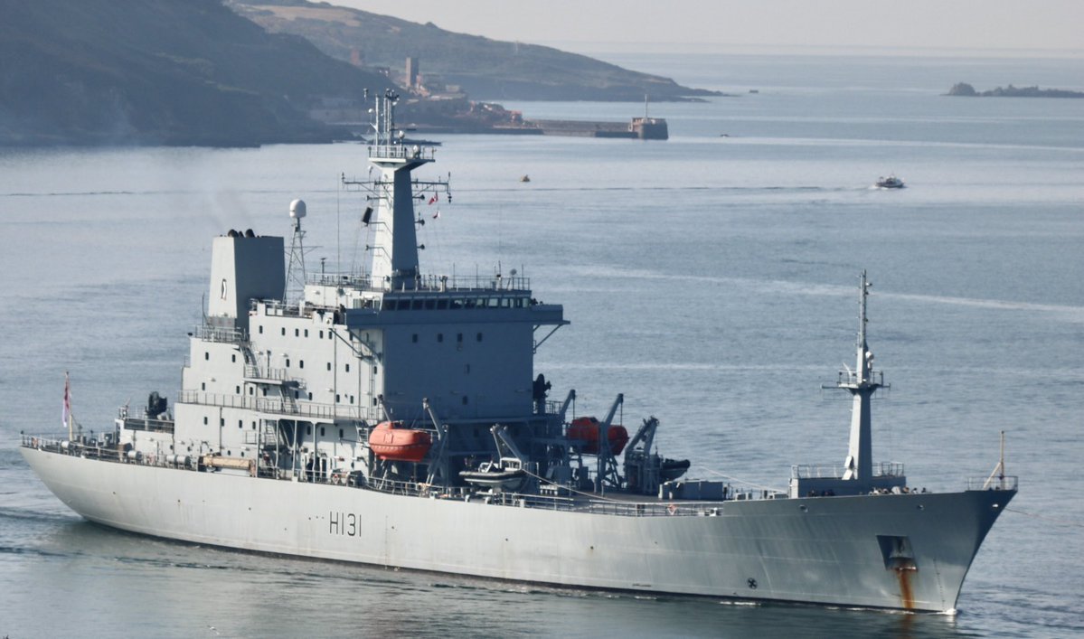 HMNBDevonport's tweet photo. Lovely images of HMS Scott inbound to HMNB Devonport early this morning. 

Pics: Kevin Kelway @Rockhoppas @HMSScottRN https://t.co/z0PxRPM5MK