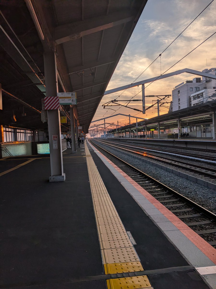 kinkmadog's tweet photo. 産まれて初めて新幹線指定席隣人ガチャ失敗して
怒りの席替えしてもらった！ https://t.co/9B3A8WgLc0