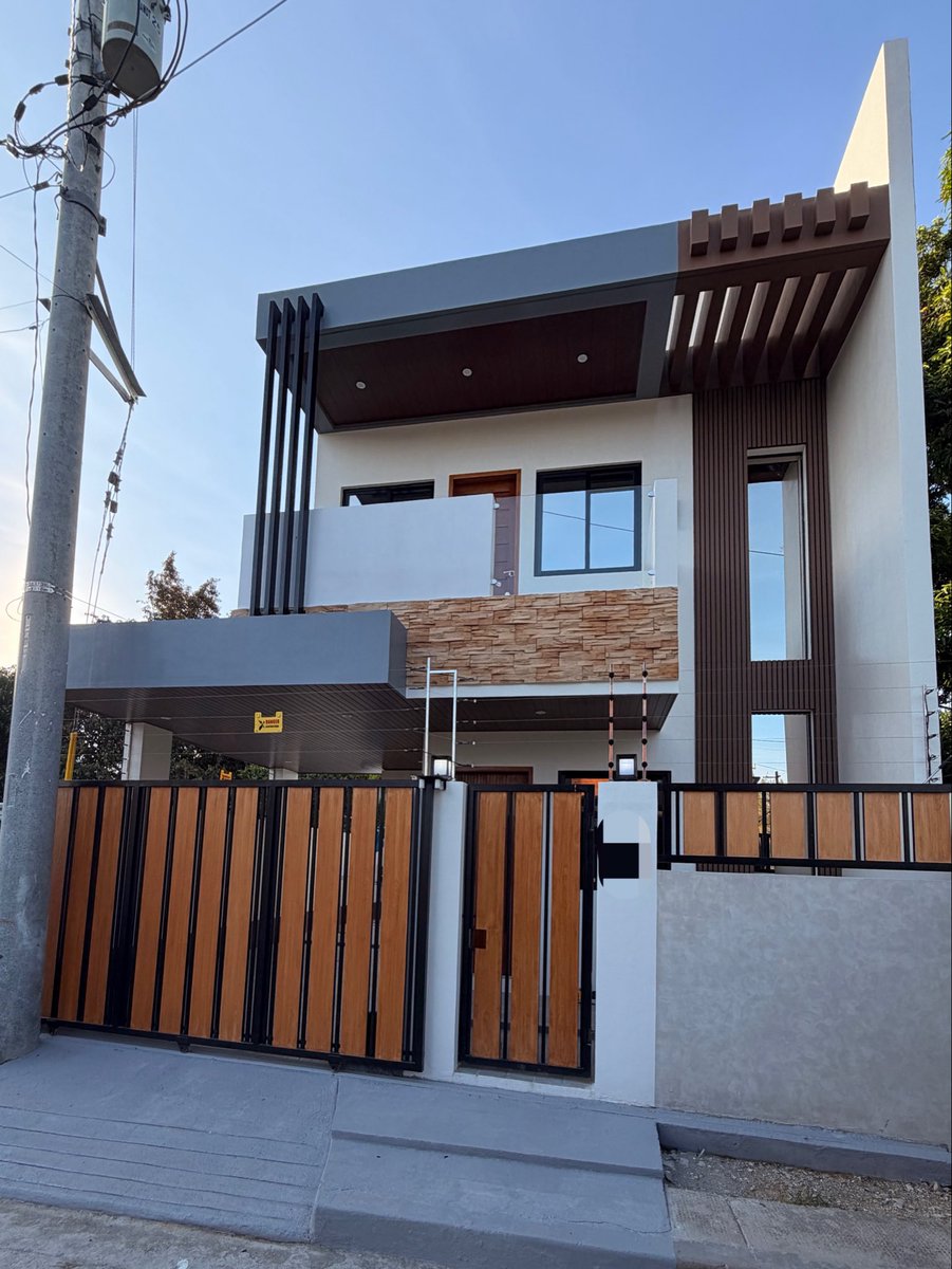 cherryyonks's tweet photo. life update that nobody asked for.

eto yung reason bakit natigil ako sa paggastos ng sobra sa kpop at luho 😅

pero gusto ko lang i-flex na may bahay na kami at nakapagpa-install rin kami ng solar energy system. mga bagay na akala ko impossible pero kinaya naman namin 💕 https://t.co/gpx5Mbwme6