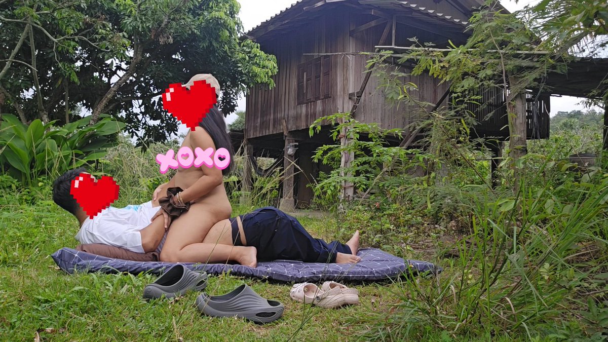 manopoi's tweet photo. หน้าบ้านใครไม่รู้ละ ยืมแปบ https://t.co/V6iG5SWmWY