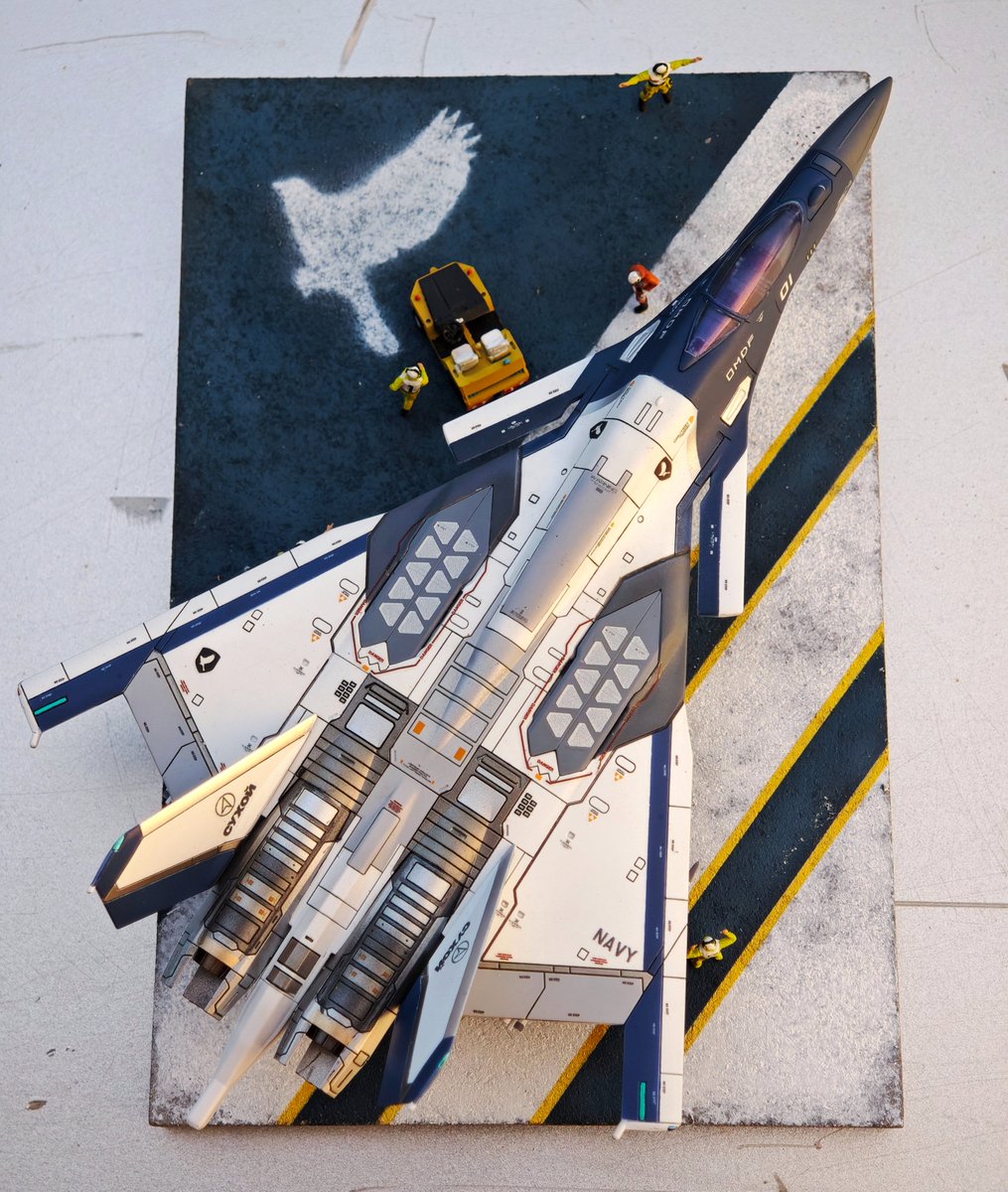 AMATSU1026's tweet photo. #ACECOMBAT
#144スケモ
#エースコンバット

第2弾「エース・エアバトル」シリーズが完成しました
今回はCFA-44です！
 自作のベースを組み合わせ、
コックピットとコーティングを原型機に合わせて青色に変更しました！
フィギュアも追加しました！ https://t.co/0zWHZkdKbQ