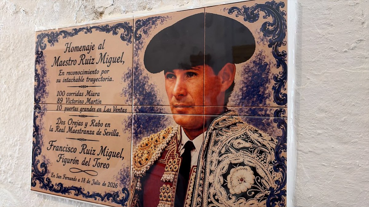 MveronicaRLI's tweet photo. 100 corridas de Miura, 89 de Victorinos, 10 Puertas Grandes de Madrid, 35 años consecutivos en Pamplona, seis tardes seguidas en Bilbao, Rabo en Sevilla. Francisco Ruiz Miguel. Torero de Leyenda. https://t.co/1e4GxjLYpQ