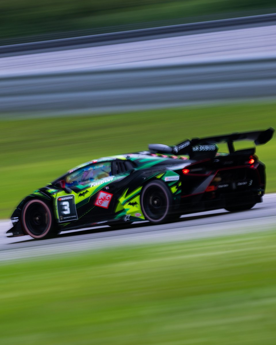 LamborghiniSC's tweet photo. Batmobile Racing’s William Tregurtha and Jonathan Cecotto were unstoppable in Super Trofeo Asia race 1 with a superb victory today at Inje Speedium. https://t.co/fWDdfwt796