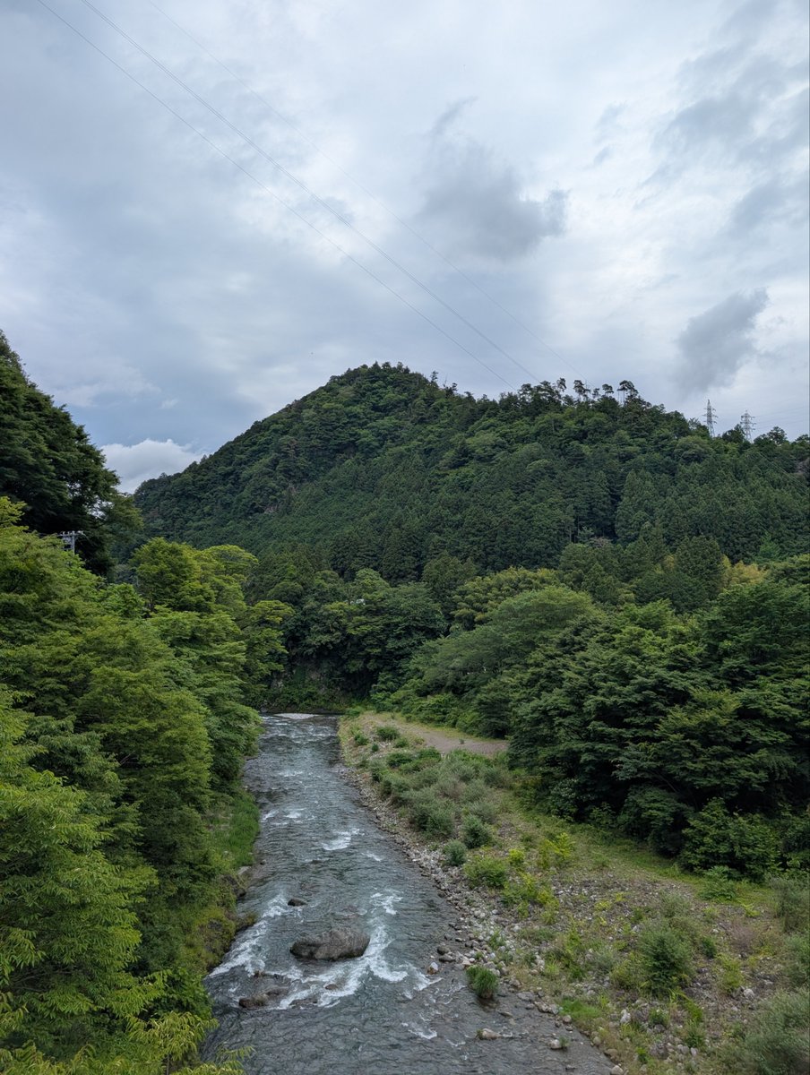 rider_dynam's tweet photo. 奥多摩湖へツーリングに🏍️🌲

信号🚥がなくカーブ⤴️の連続なので
バイクを操縦している感じがして
心地よく走れました🍃

お昼に食べたわさび丼定食は
とても美味しく心に残る一品でした😊

わさびを口の中に入れ過ぎると
目が覚める刺激があるのでご注意を😭

機会があればぜひお立ち寄りください👏 https://t.co/ARwWBzdUHr
